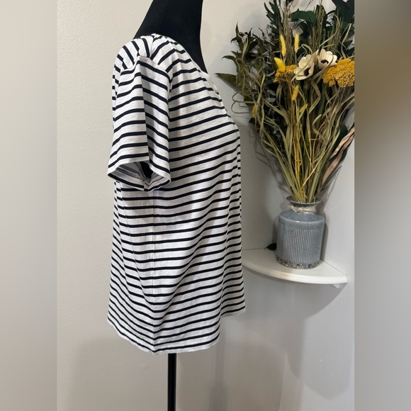 H&M Black and White striped Short Sleeve Spring/Summer pull over Top Size Medium - Picture 4 of 9
